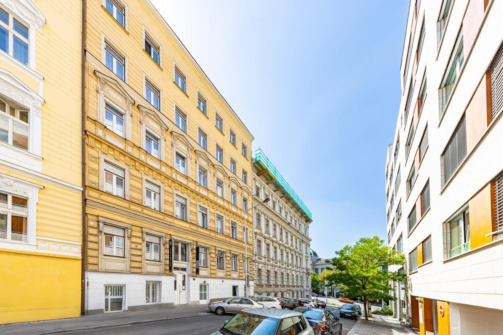 Готель A1 Royal Plaza Прага Екстер'єр фото